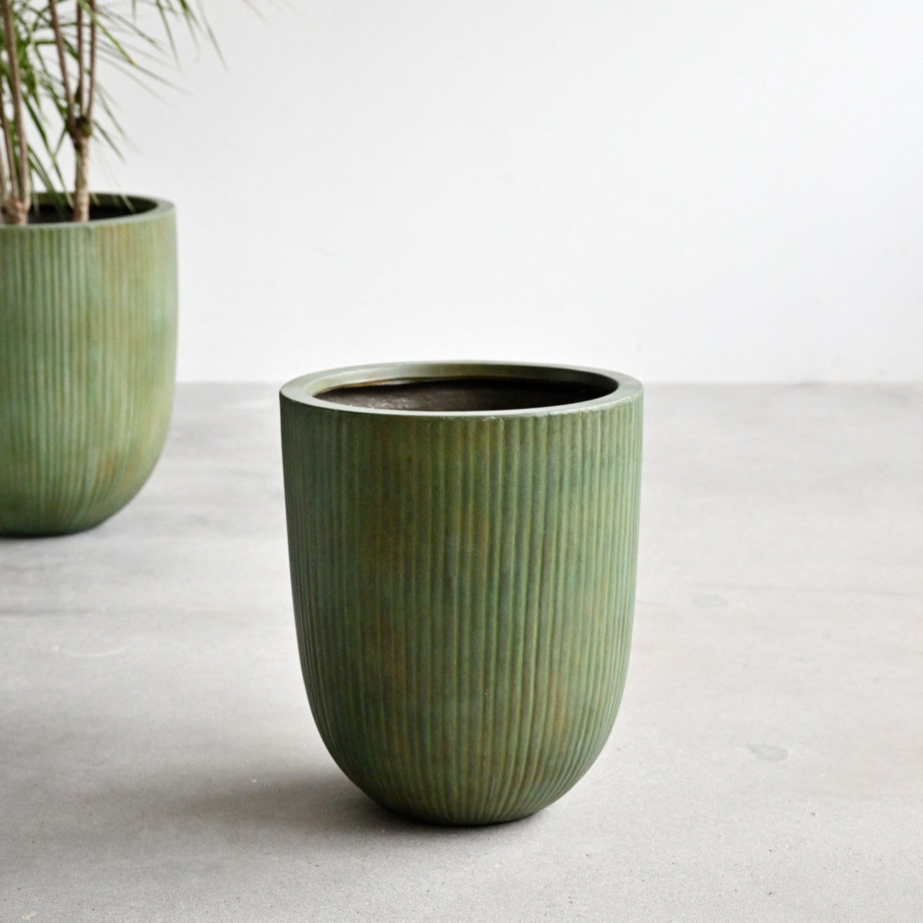 Vinh Concrete Pot - Copper Green