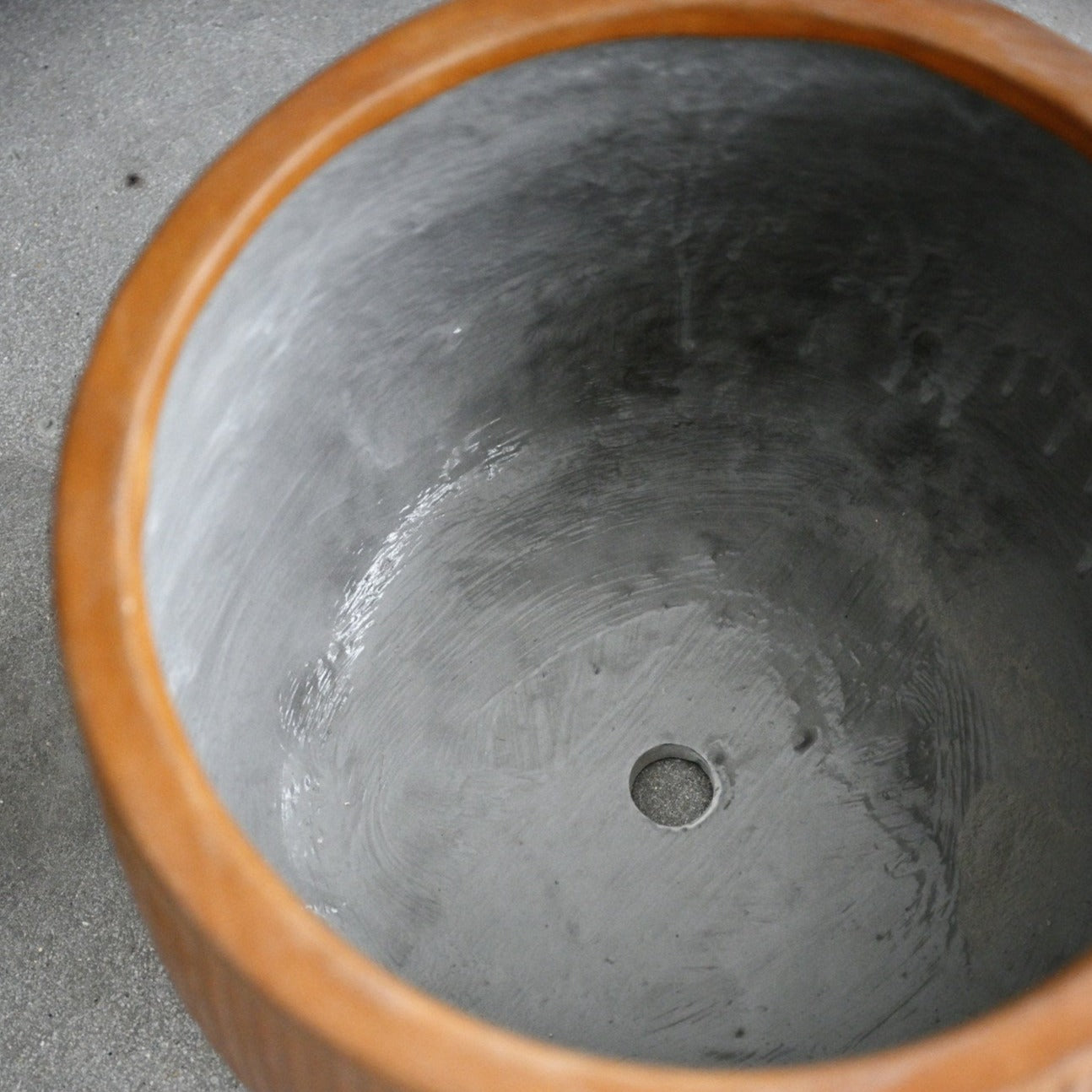 Nerja Concrete Pot - Rust