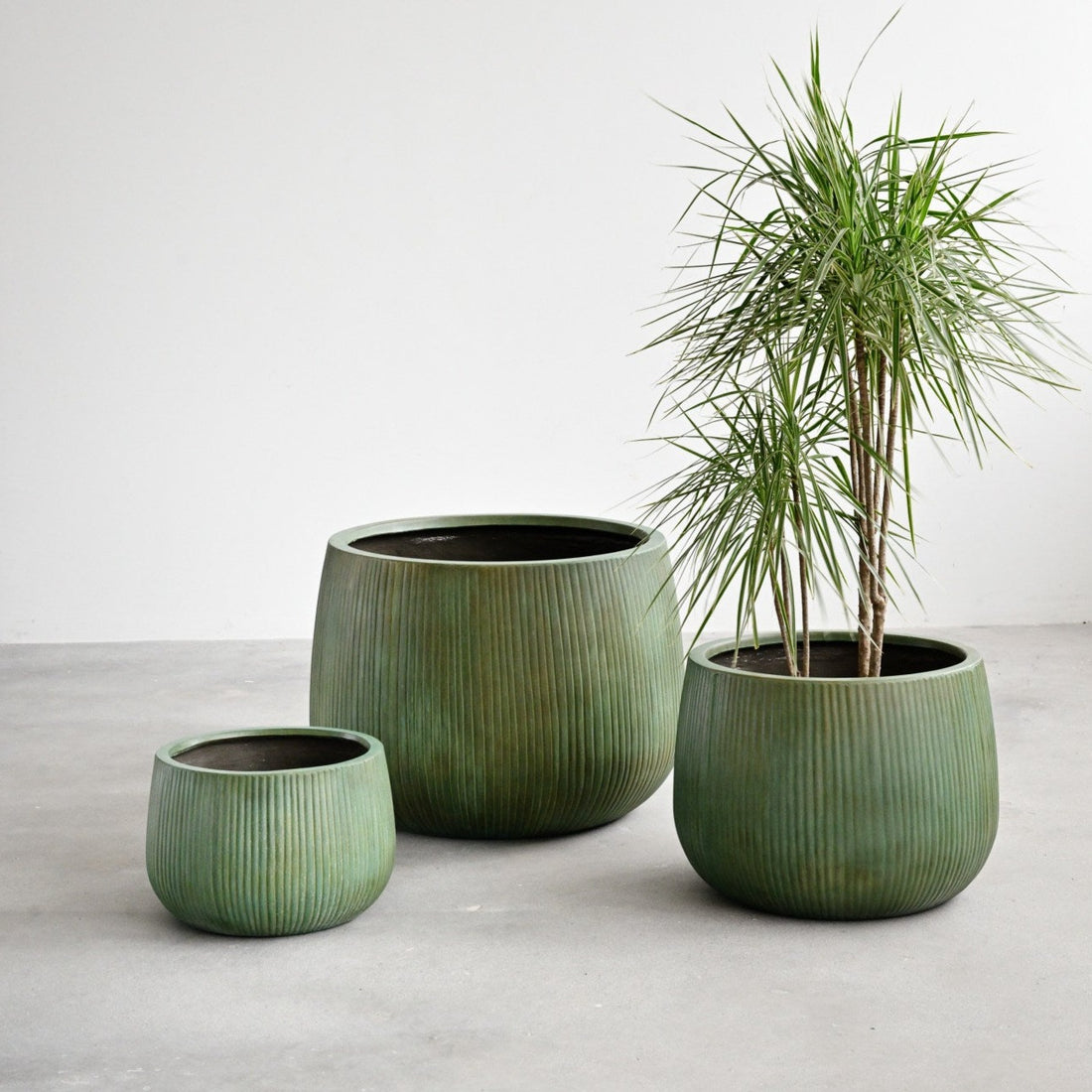 Nerja Concrete Pot - Copper Green