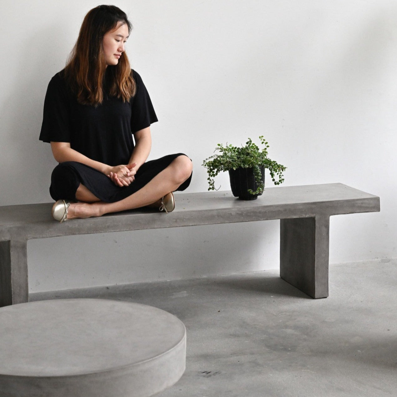 Pedestal Concrete Coffee Table - Grey