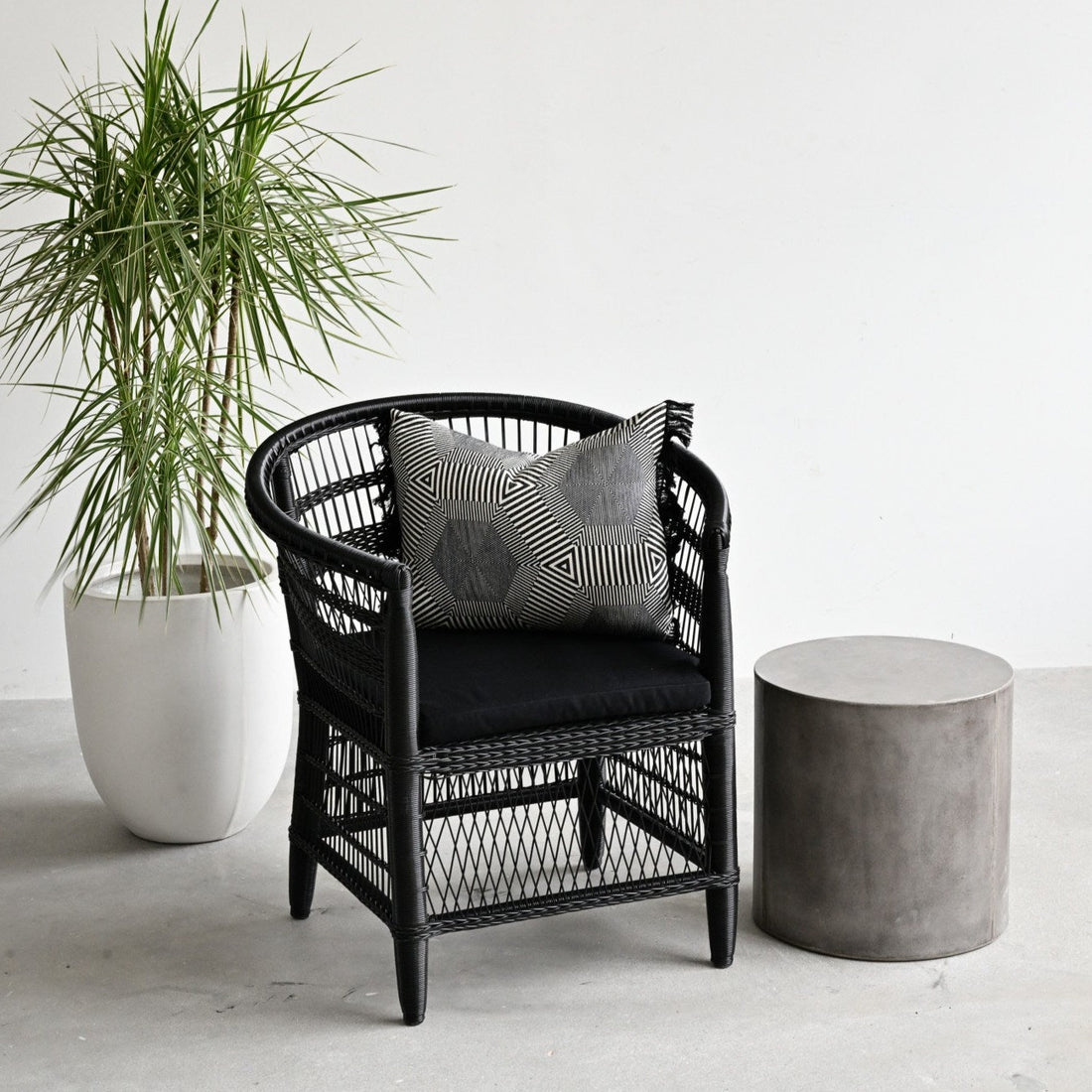 Outdoor Malawi Arm Chair - Black