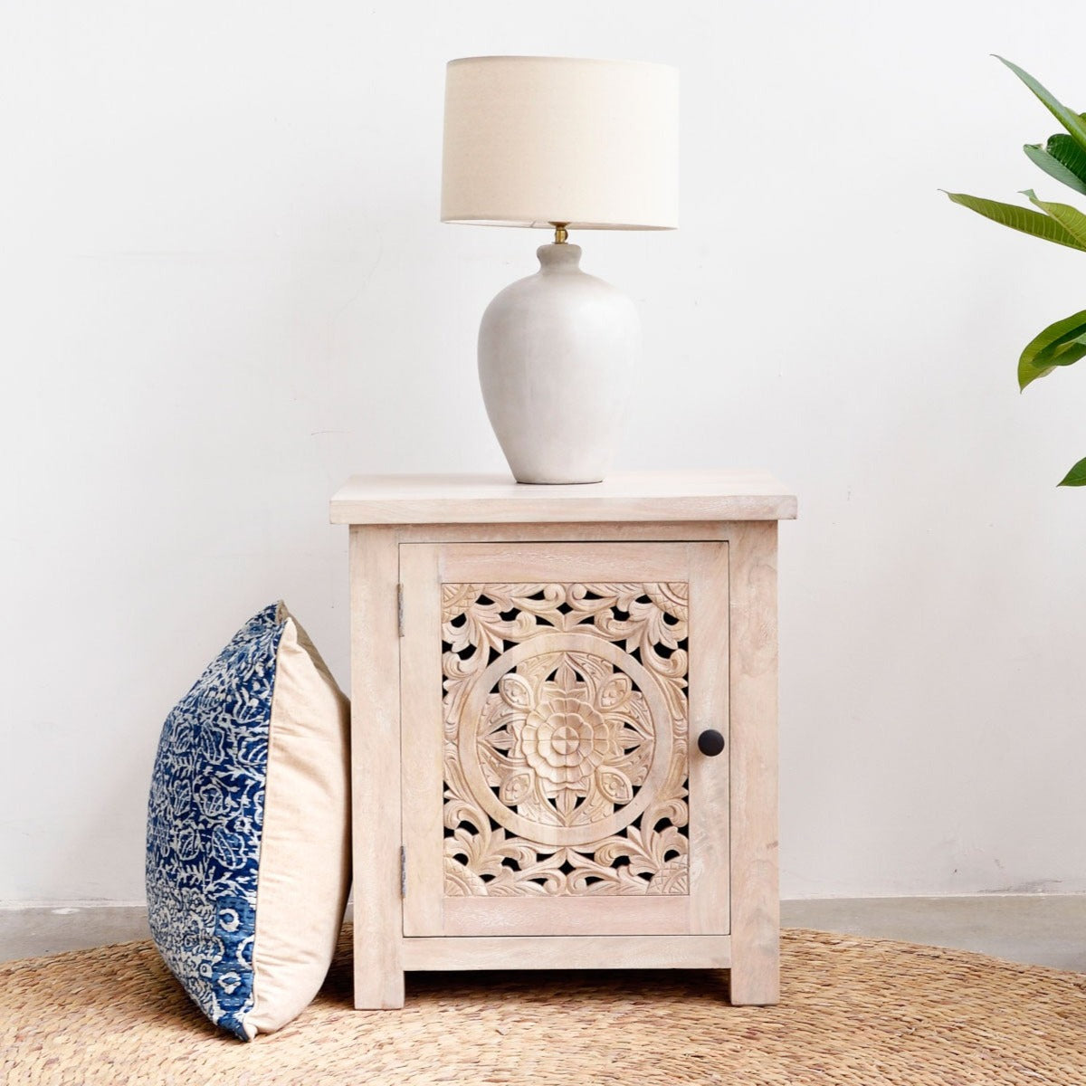 Kuno Bedside Table