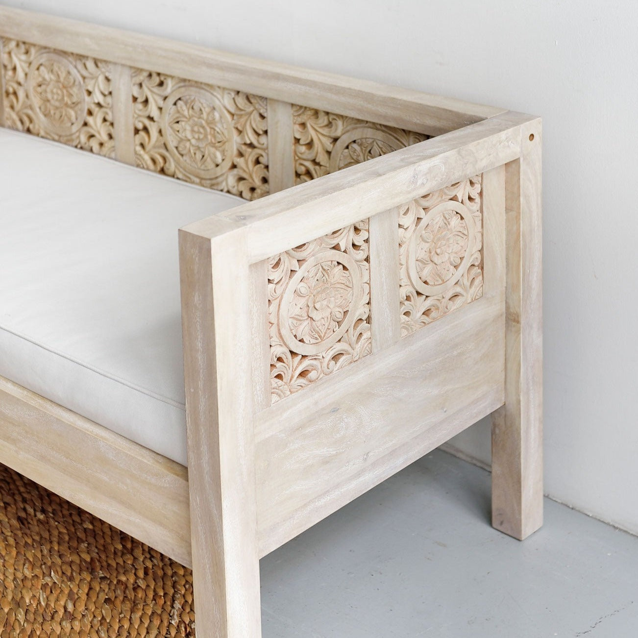 Kuno Carved Daybed