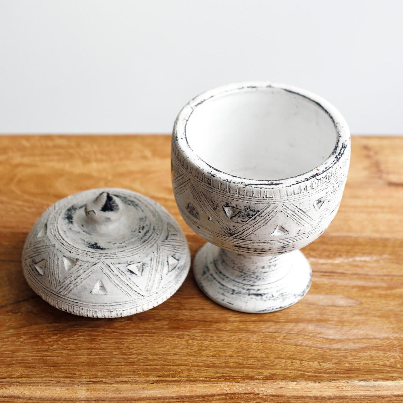 Bowl with lid