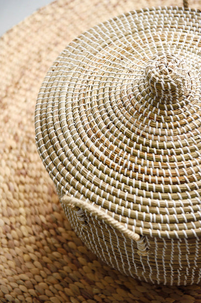 Saigon Seagrass Basket with lid from Vietnam