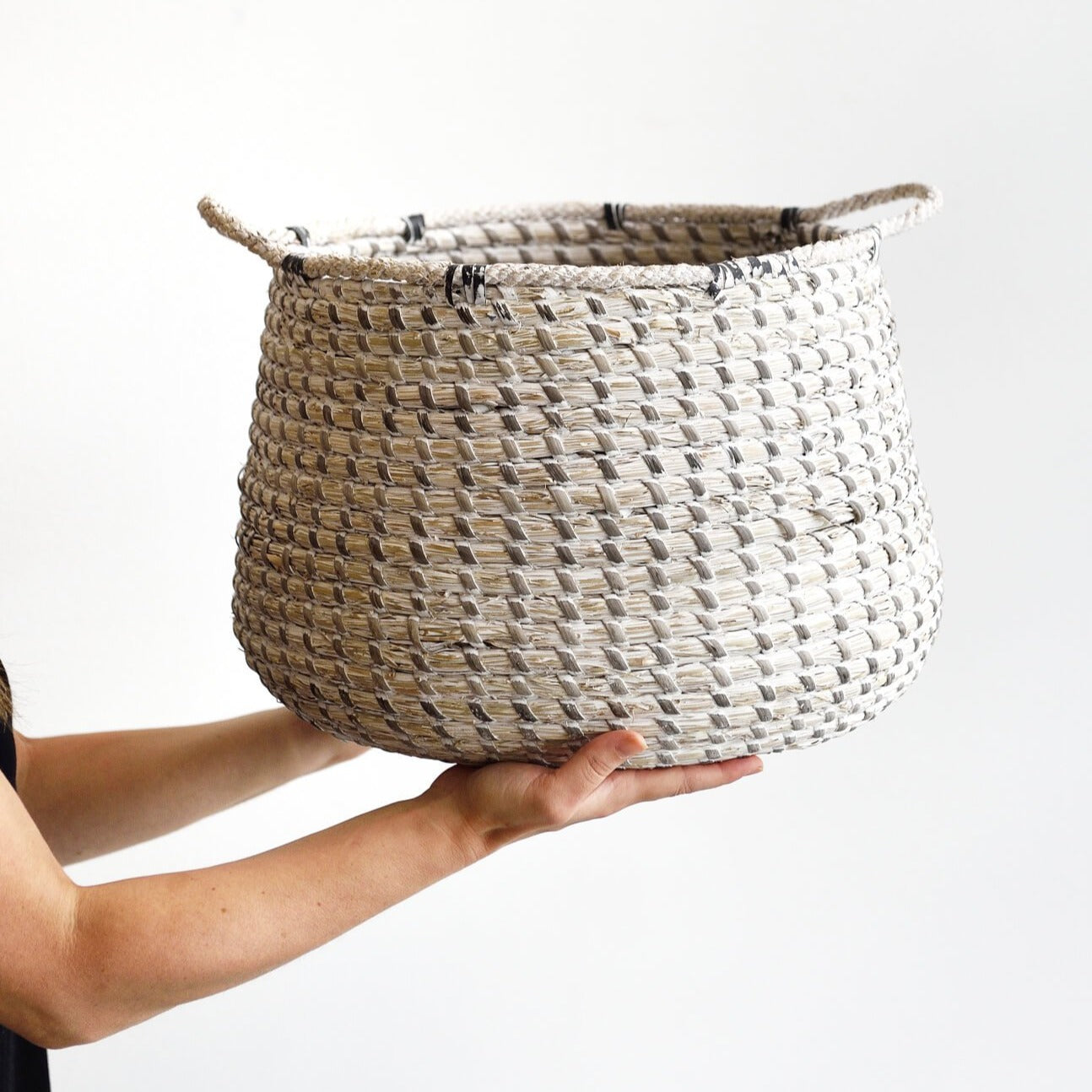 Seagrass Basket with Rope Handles