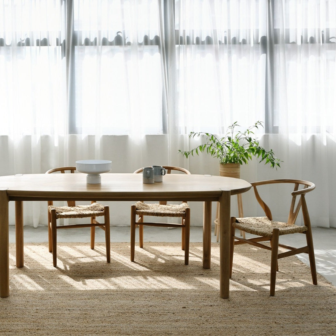 Seneng Dining Table