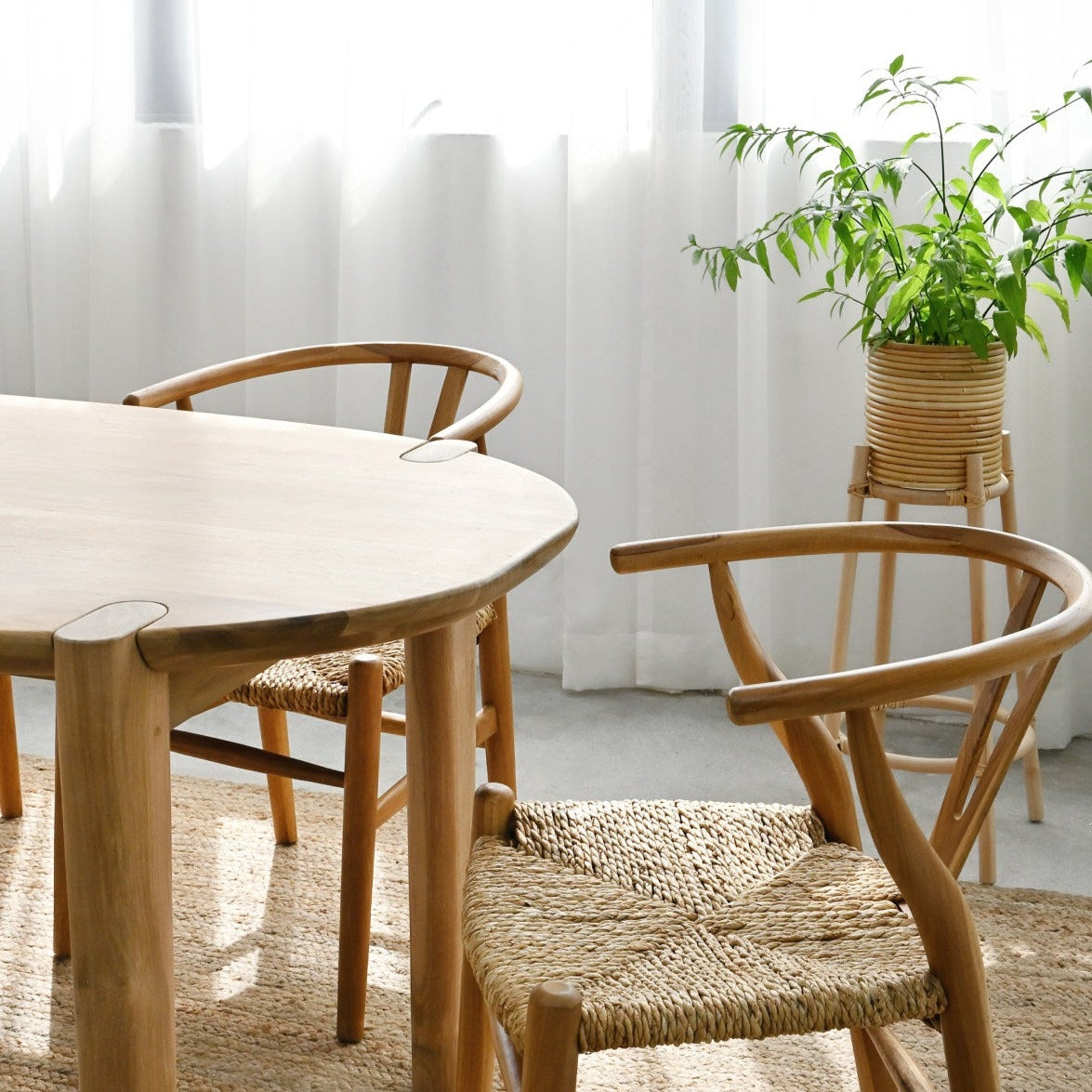 Seneng Dining Table