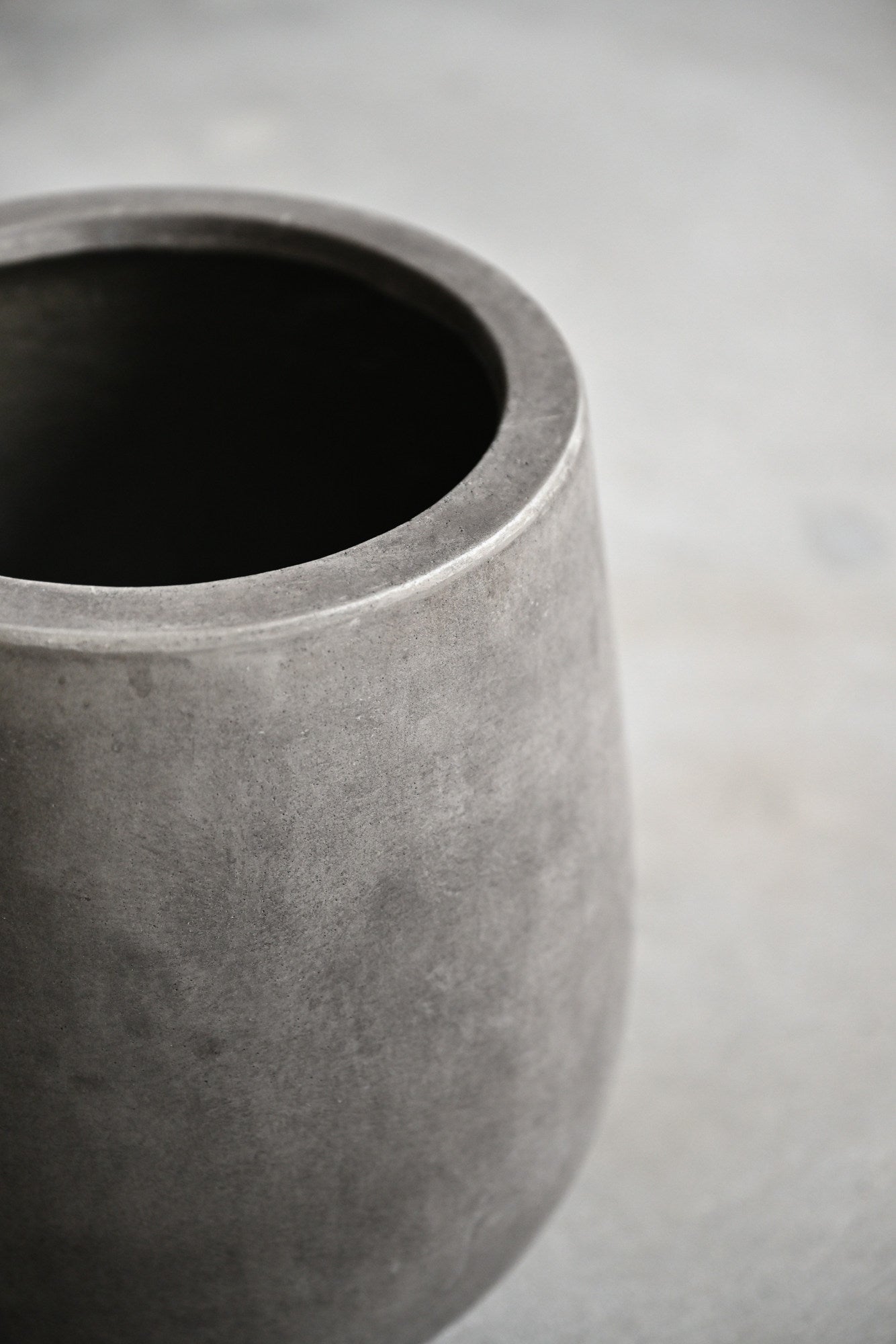 Tulip Concrete Pot - Grey