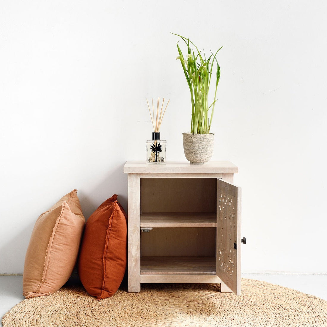 Kuno Bedside Table