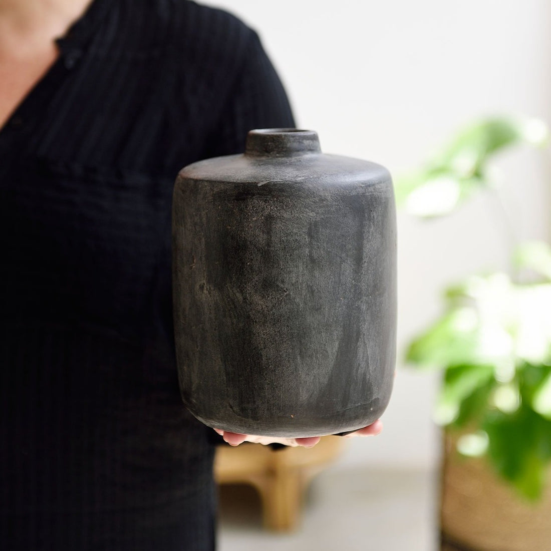Black Bottol Pot - Decor