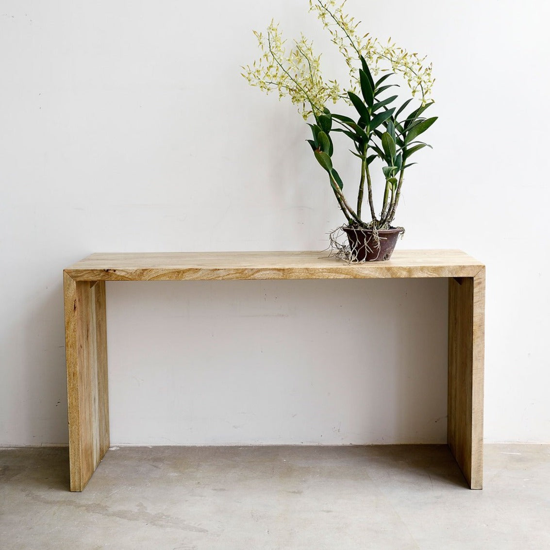 Flores Desk