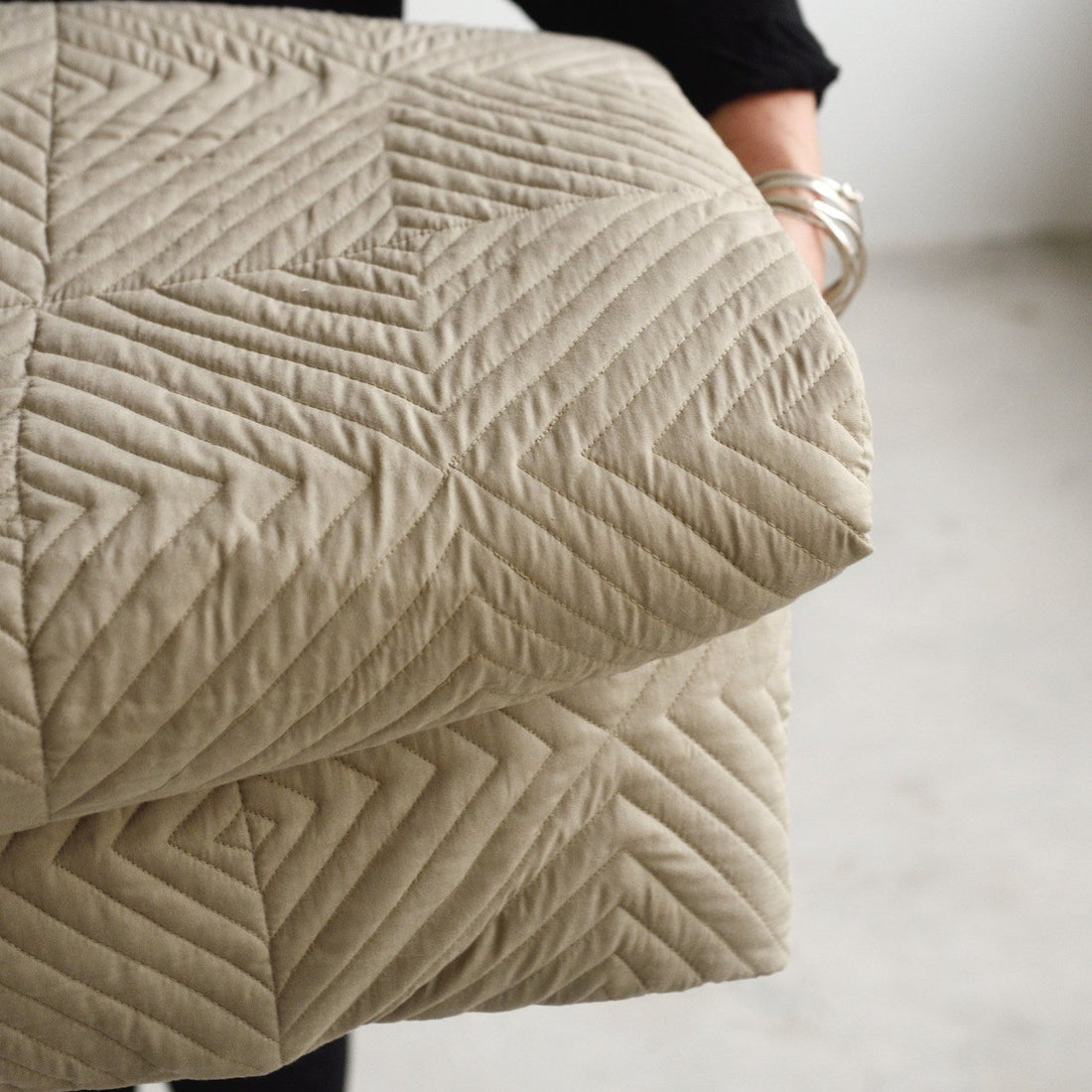 Natural Stone Oslo Quilt - Winter