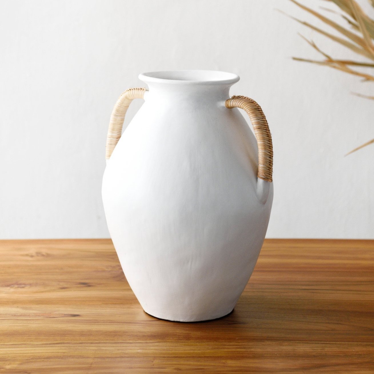 White Canggu Pottery Vase