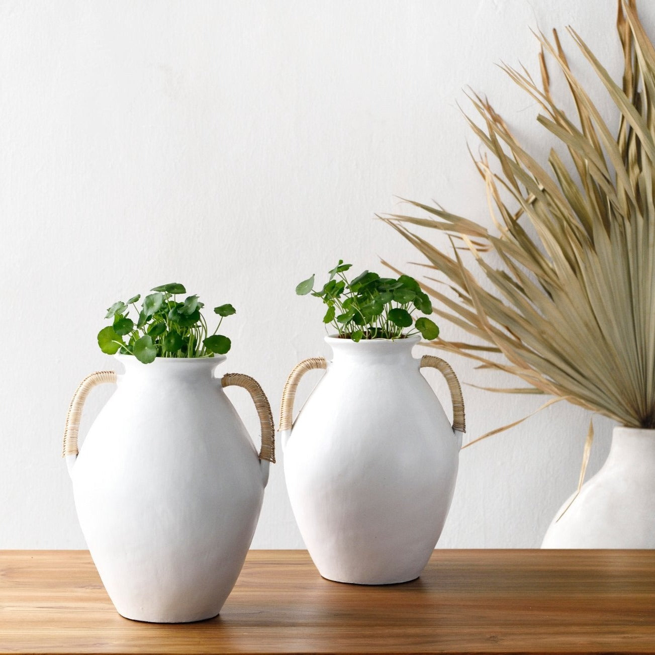 White Canggu Pottery Vases - Decor